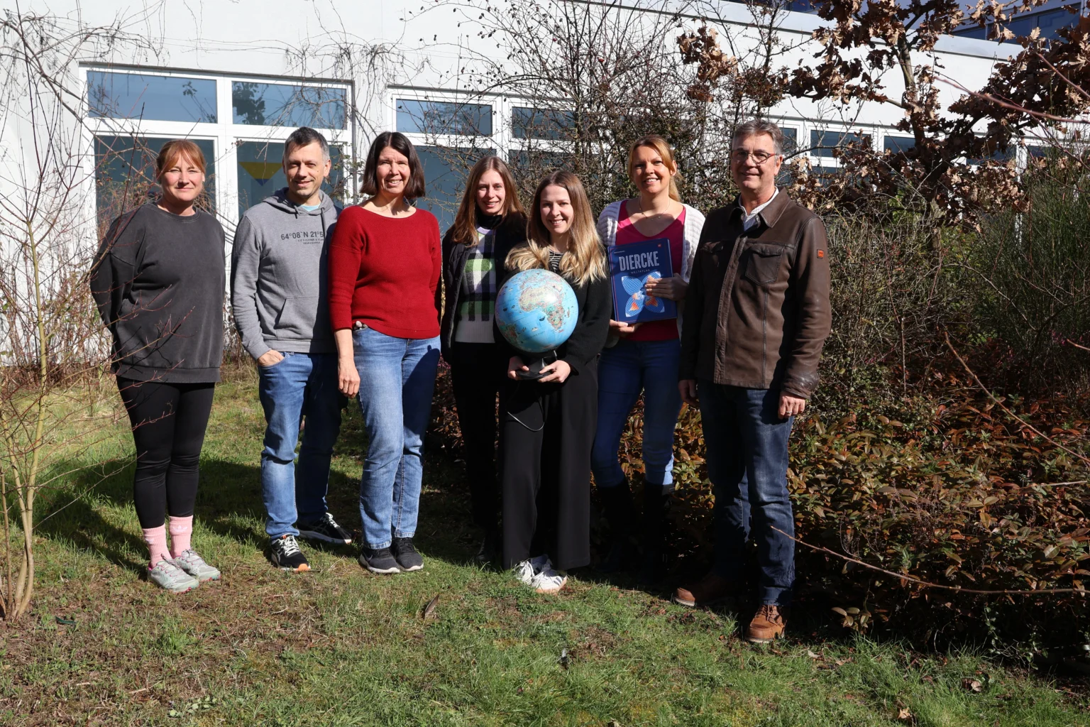 Die Fachschaft Geographie: von links: die Fachsprecherin Frau Fenn-Nubert, Herr Miskel, Frau Stirl, Frau Göckel, Frau Schopp, Frau Sachanski und Herr Groß.